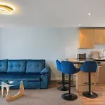 Cosy Apartment Parking Central Newquay